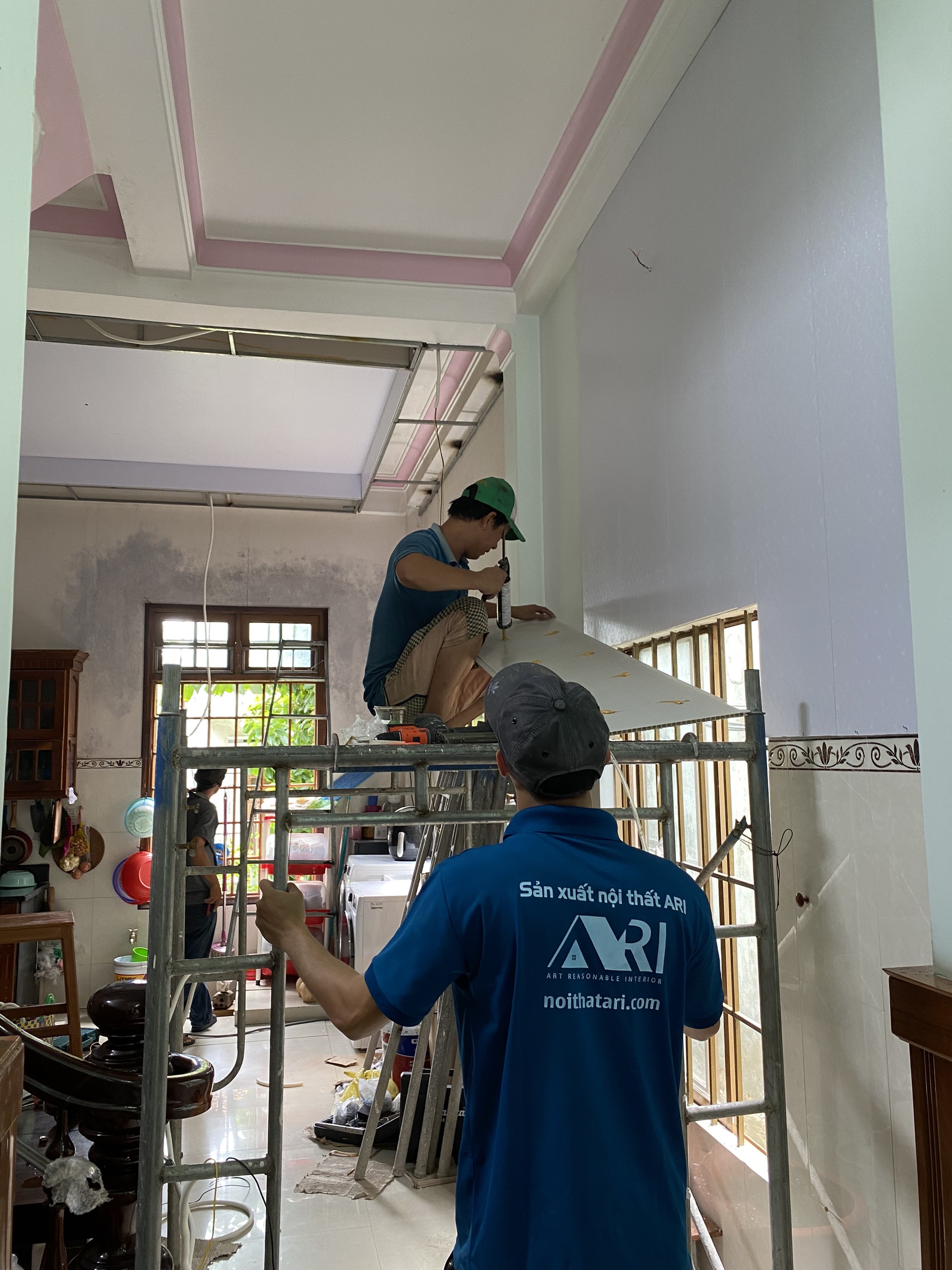 Thi công ốp tường trần nano